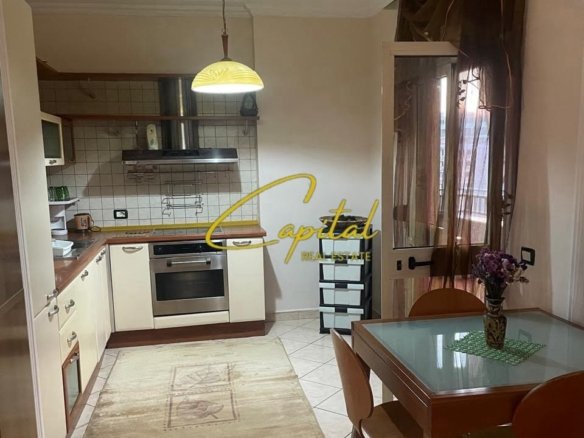 APARTAMENT ME QIRA 2+1 ISH STACIONI TRENIT 75.000 LEKE