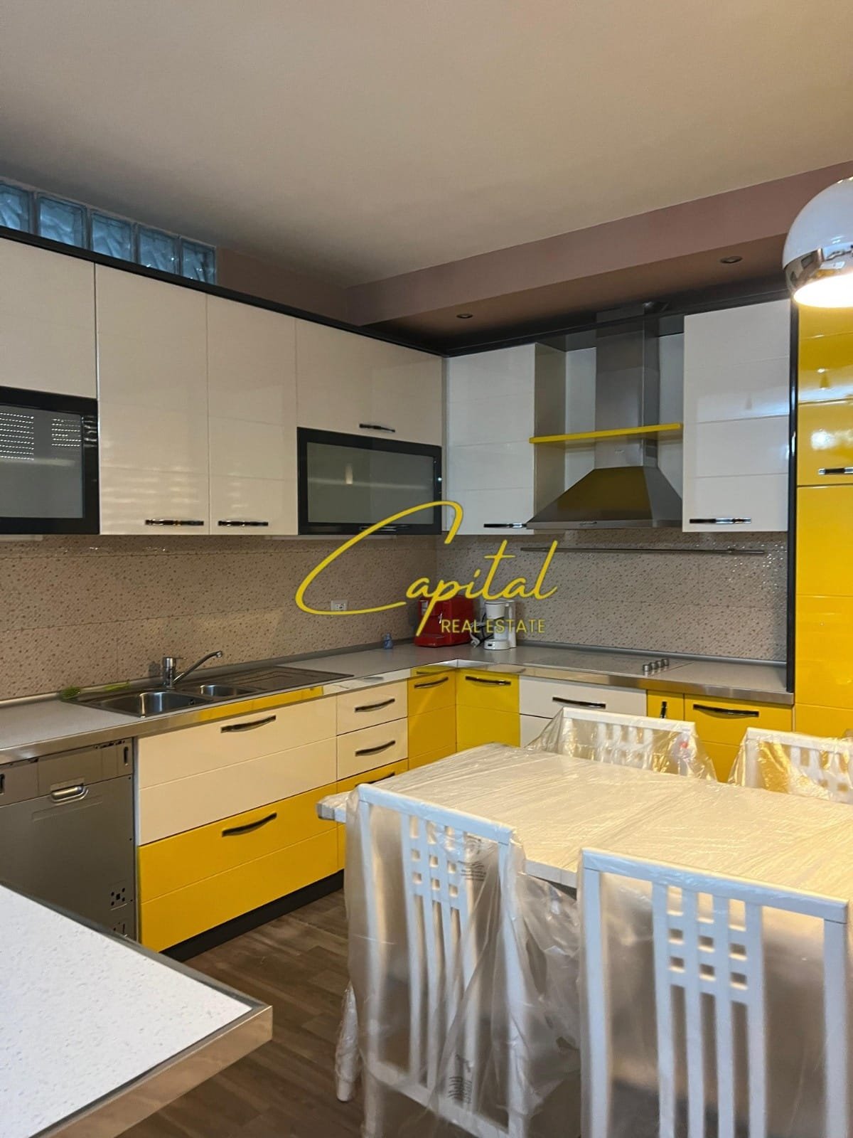 APARTAMENT ME QIRA 1+1 QENDER 60.000 LEKE