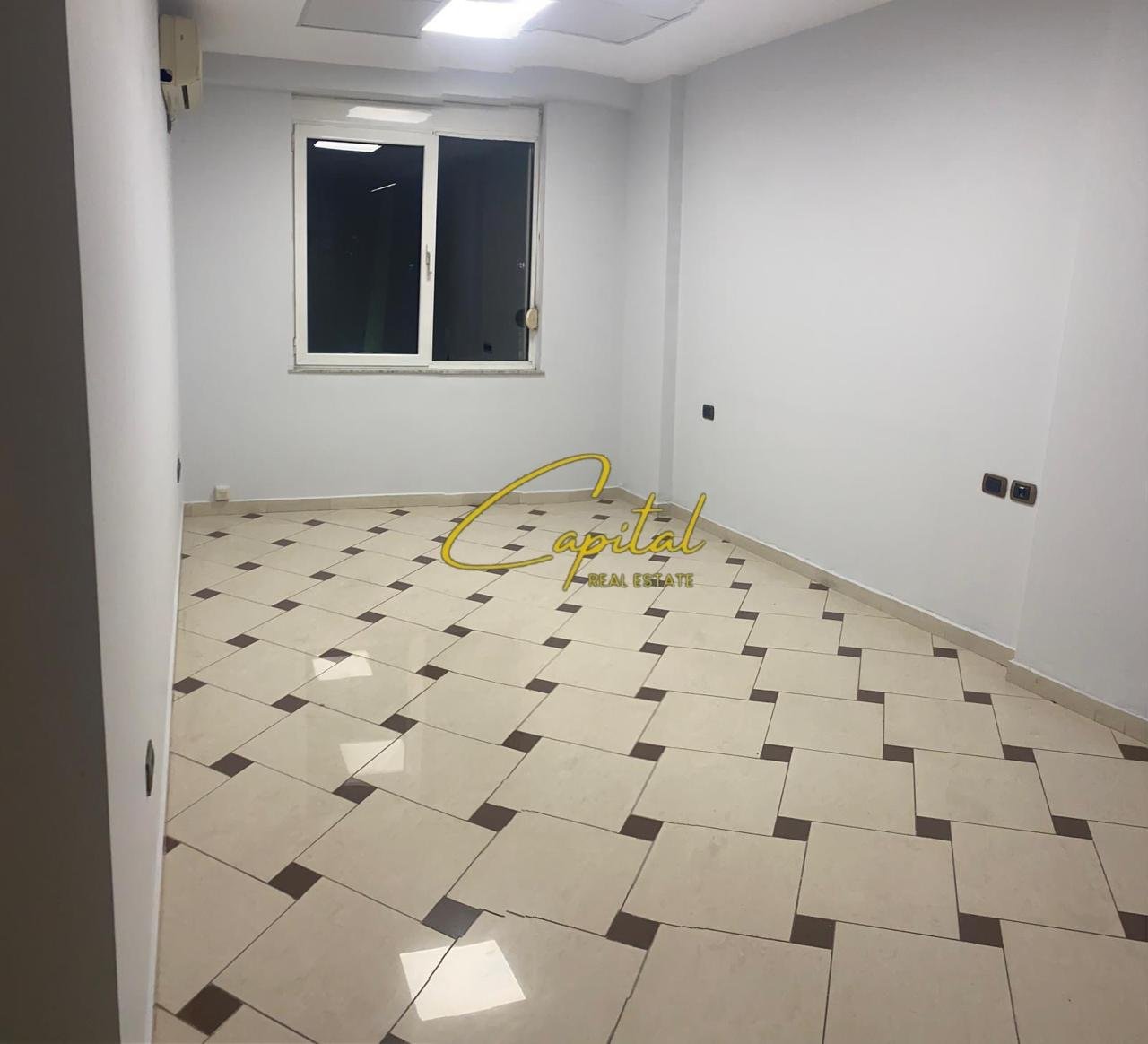 AMBIENT BIZNESI ME QIRA 110 M2 ISH BLLOKU 100.000 LEKE