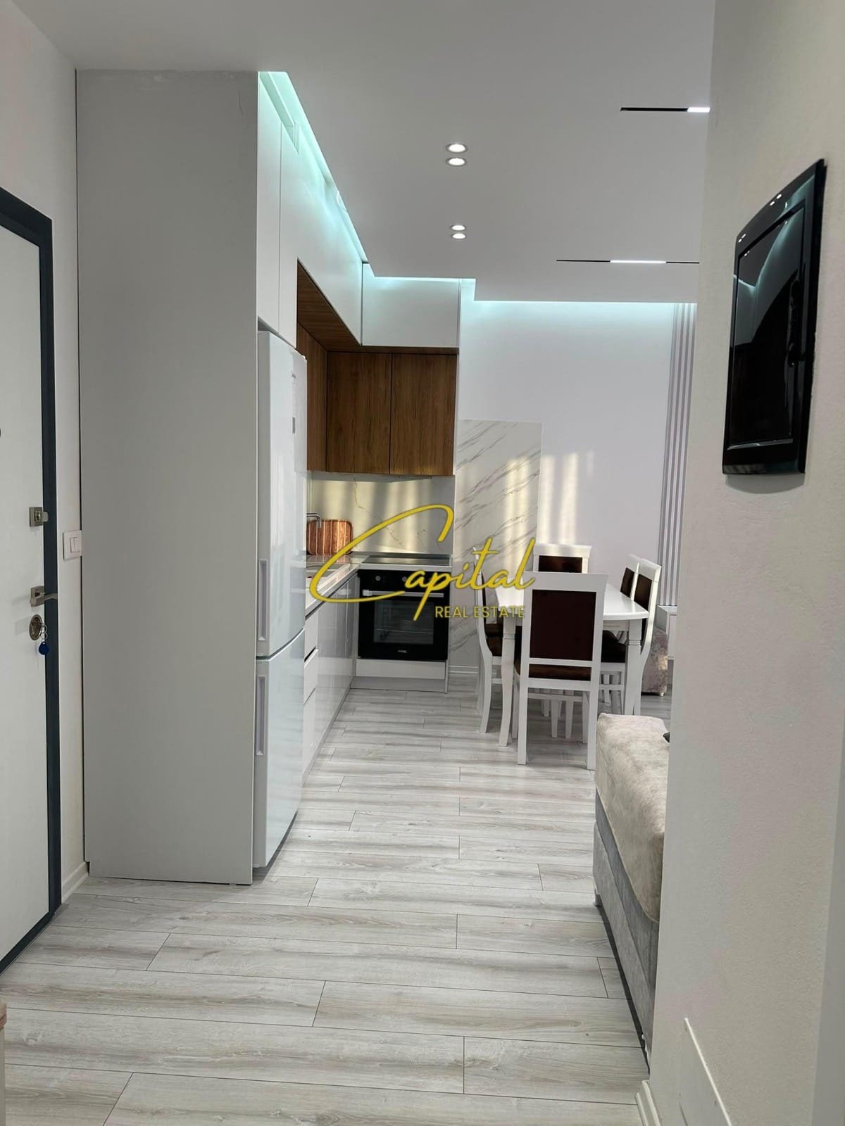 APARTAMENT ME QIRA 1+1 BULEVARDI I RI 70.000 LEKE