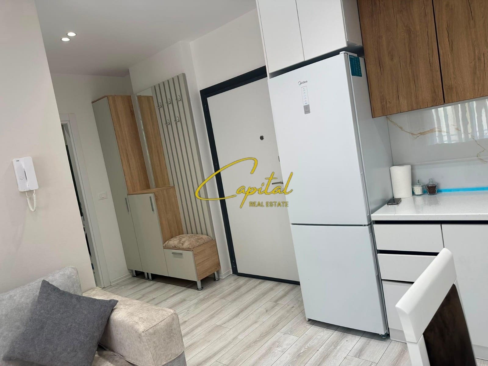 APARTAMENT ME QIRA 1+1 BULEVARDI I RI 70.000 LEKE