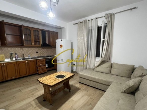 APARTAMENT ME QIRA 1+1 5 MAJI 40.000 LEKE