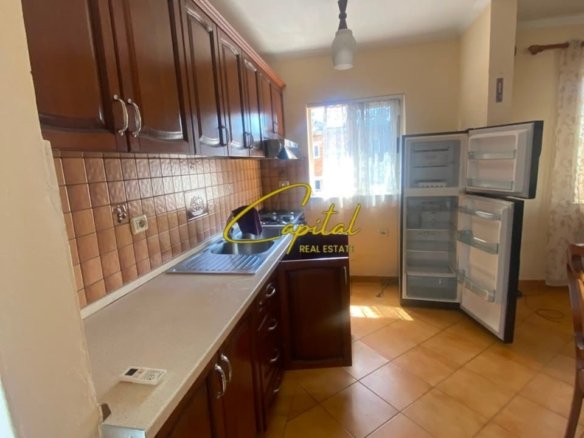APARTAMENT ME QIRA 2+1+2 ISH PARKU 50.000 LEKE