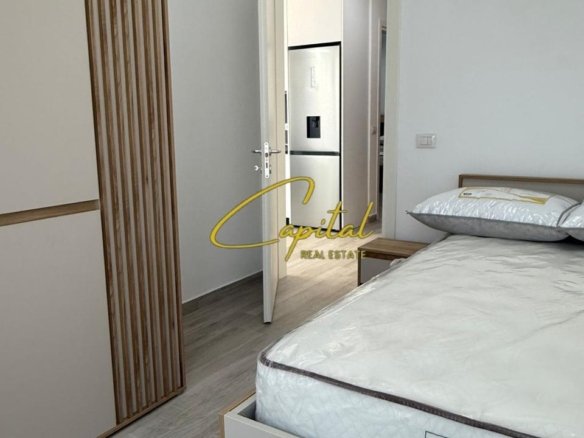 APARTAMENT ME QIRA 1+1 ISH STACIONI TRENIT 70.000 LEKE