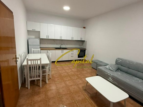 APARTAMENT ME QIRA 1+1 5 MAJI 50.000 LEKE