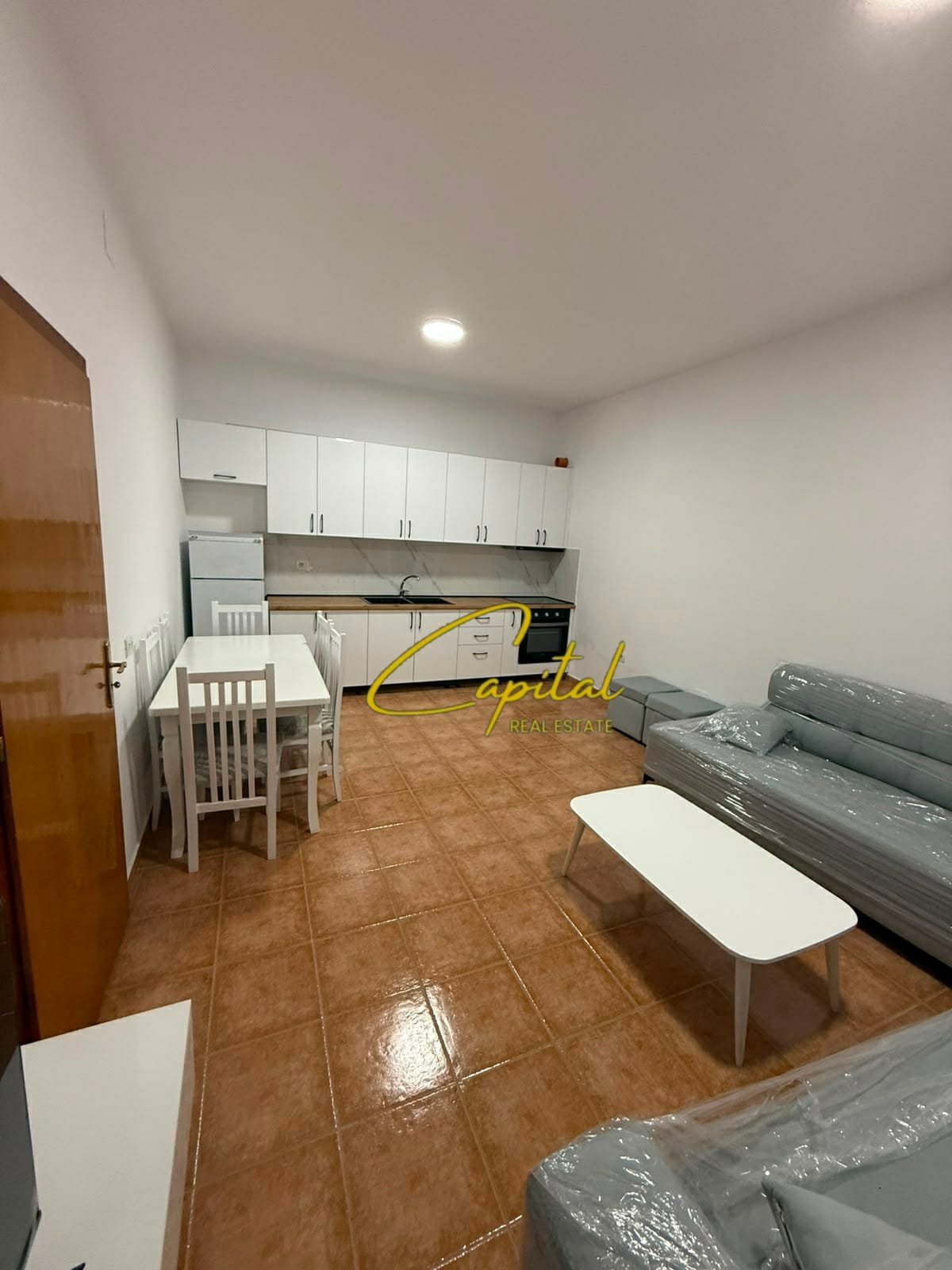 APARTAMENT ME QIRA 1+1 5 MAJI 50.000 LEKE