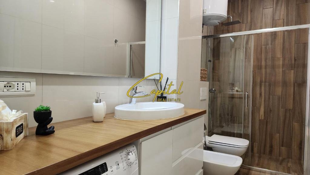 APARTAMENT ME QIRA 2+1 21 DHJETORI 75.000 LEKE