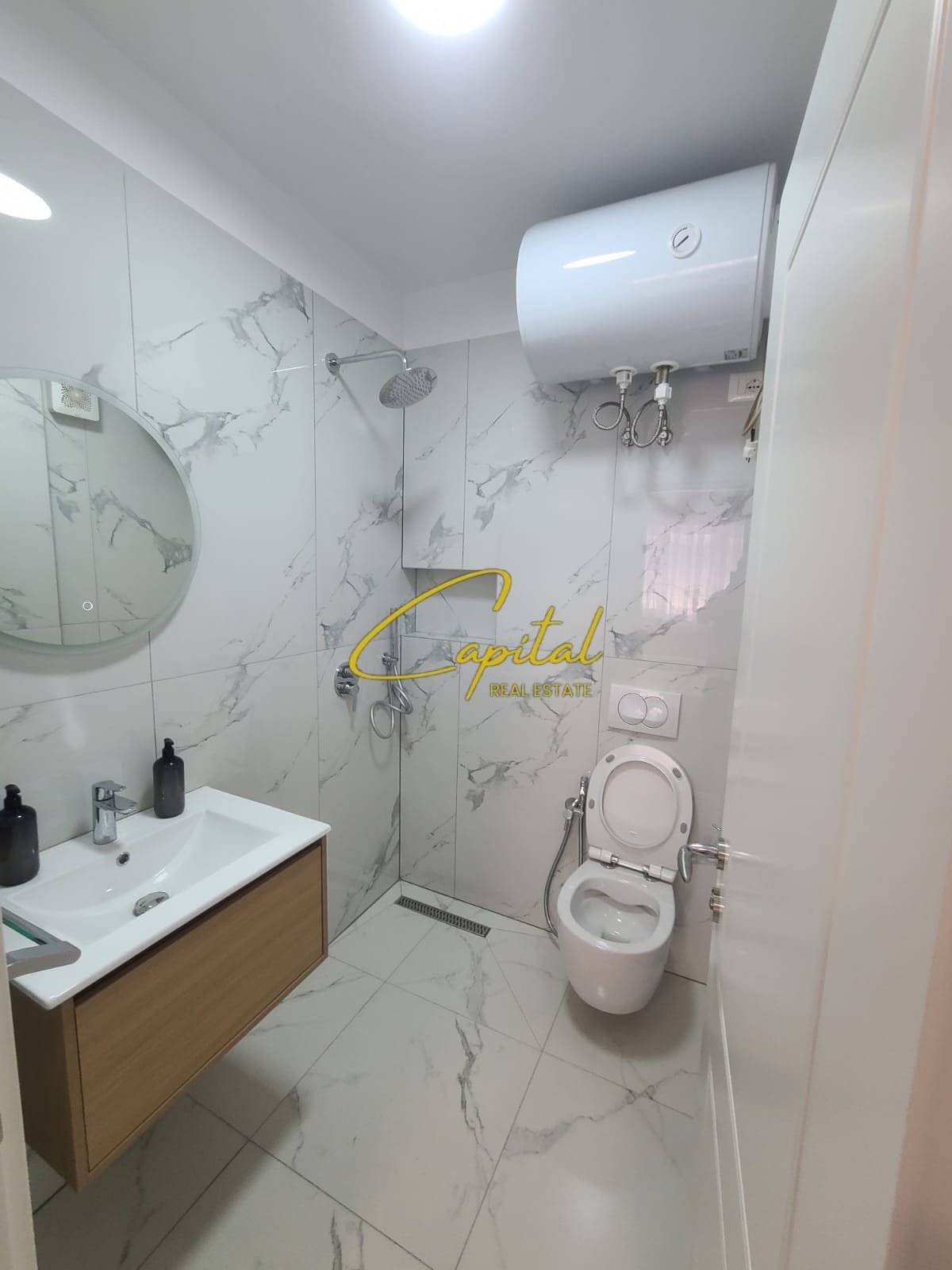 APARTAMENT ME QIRA 2+1+2 QENDER 1000 EURO