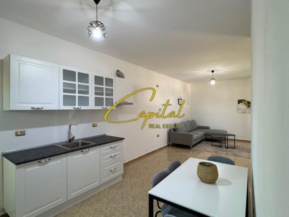 APARTAMENT ME QIRA 1+1 MATERNITETI I RI 40.000 LEKE