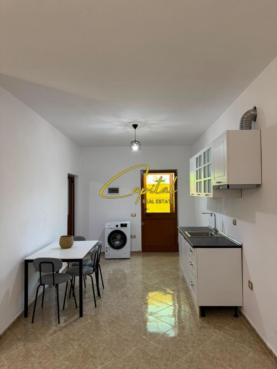 APARTAMENT ME QIRA 1+1 MATERNITETI I RI 40.000 LEKE