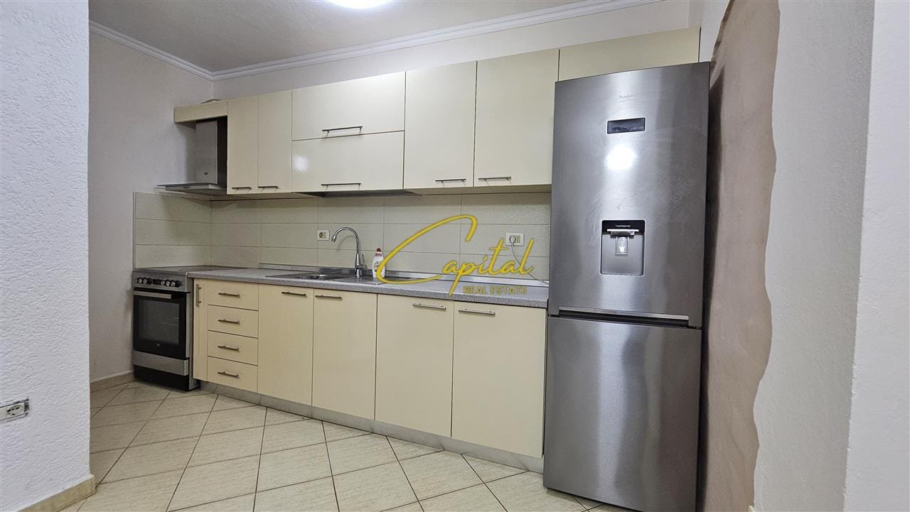 APARTAMENT ME QIRA 2+1 RRUGA FERIT XHAJKO 550 EURO