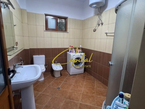 VILE PRIVATE ME QIRA 2+1+2 SAUK 1.500 EURO