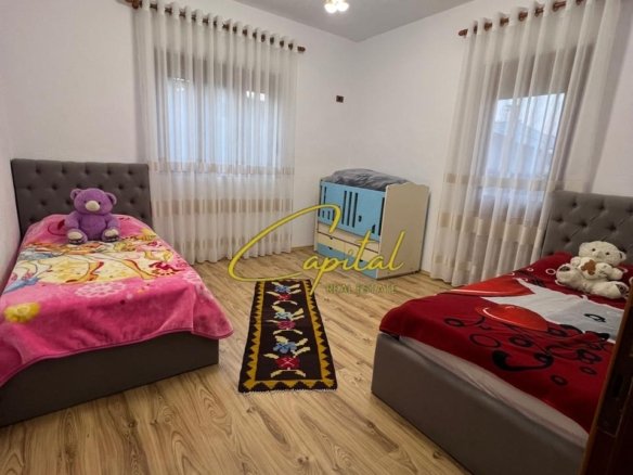 VILE PRIVATE ME QIRA 2+1+2 SAUK 1.500 EURO