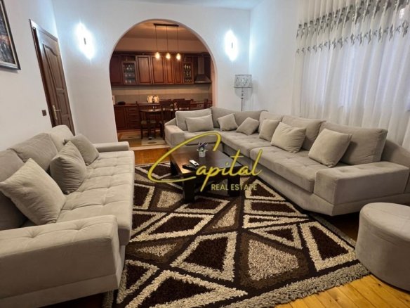 VILE PRIVATE ME QIRA 2+1+2 SAUK 1.500 EURO