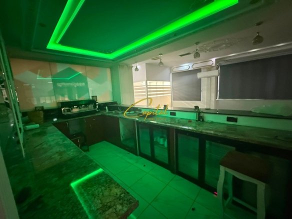AMBIENT BIZNESI ME QIRA 240 M2 RRUGA FERIT XHAJKO 2.300 EURO