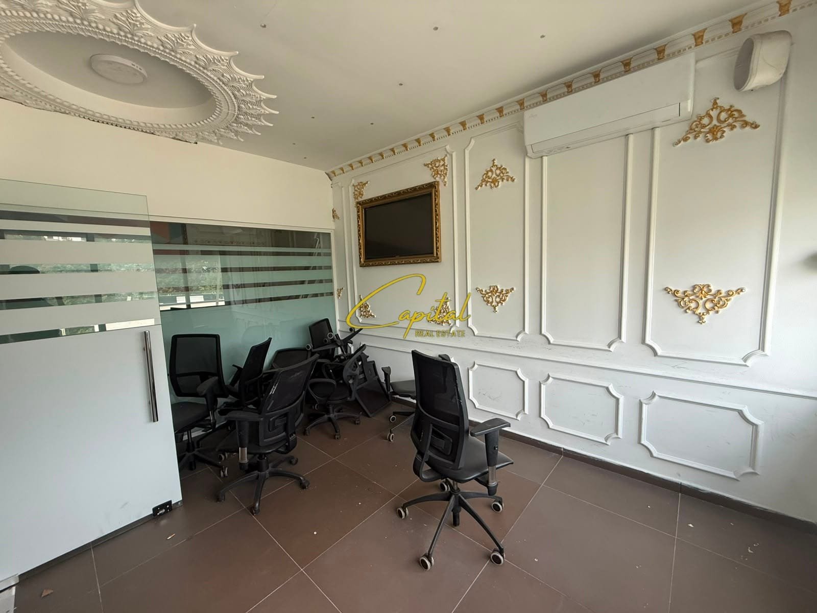 AMBIENT BIZNESI ME QIRA 240 M2 RRUGA FERIT XHAJKO 2.300 EURO