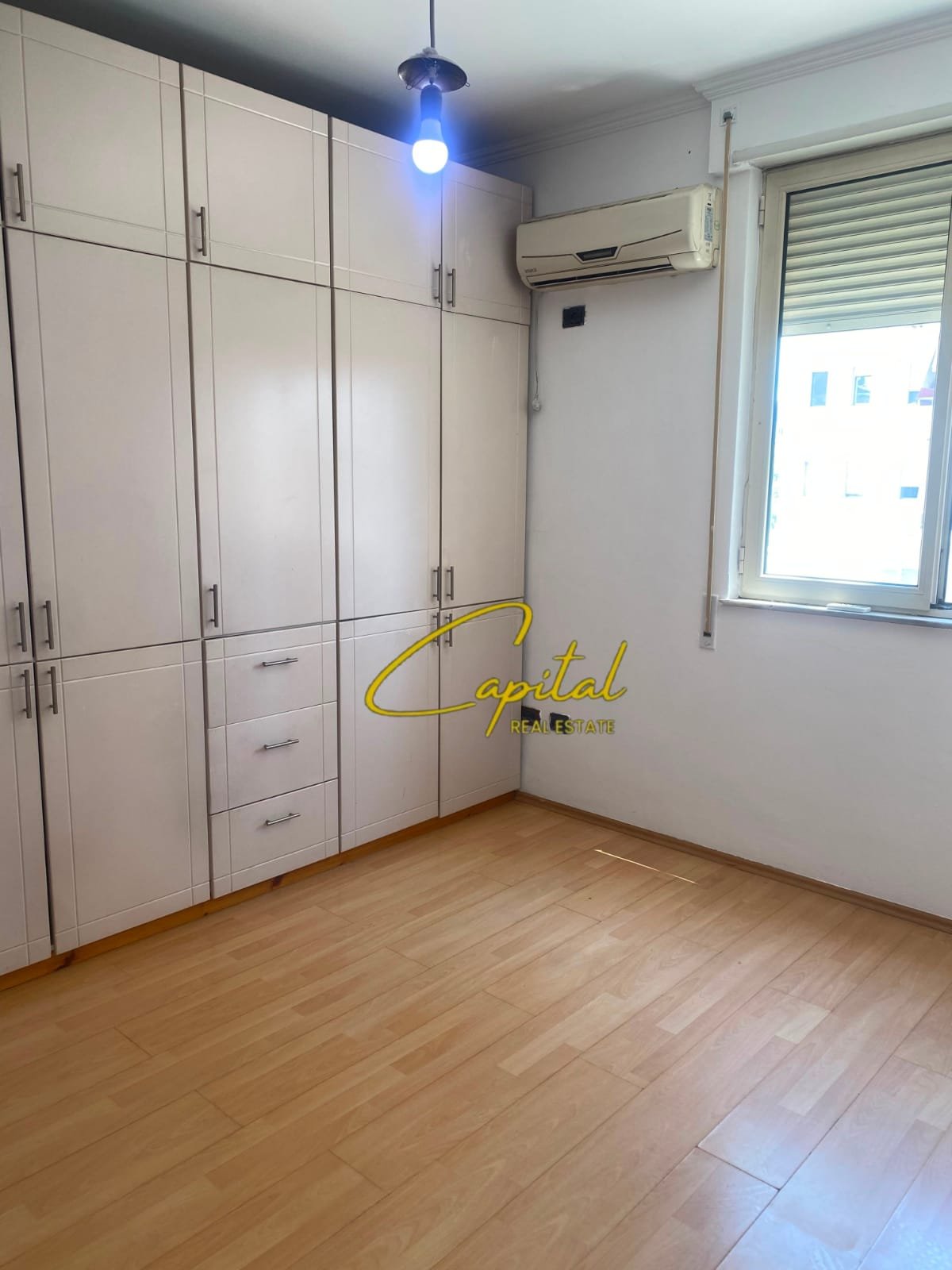 ZYRE ME QIRA 92 M2 PAZARI I RI 60.000 LEKE