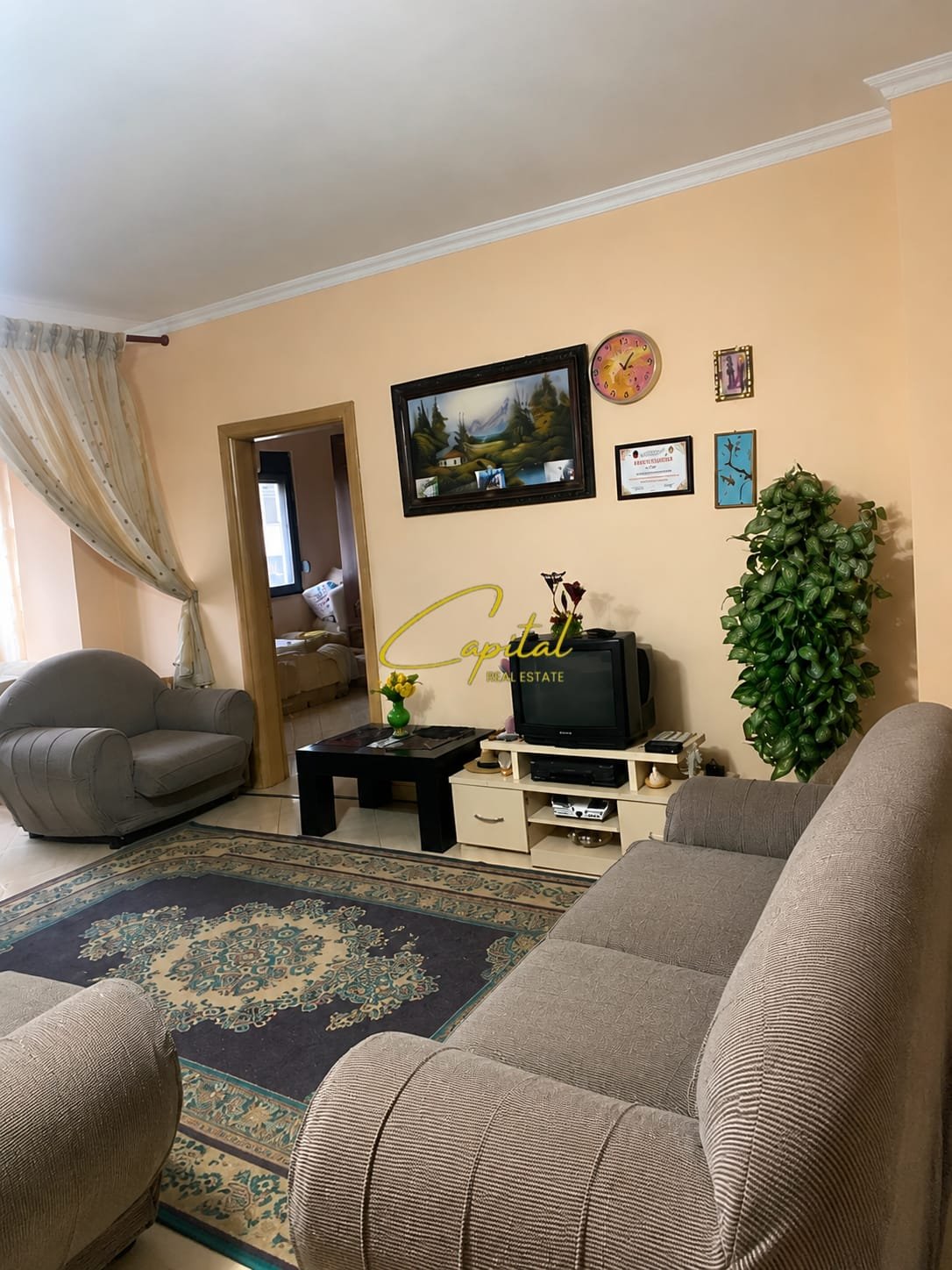 APARTAMENT ME QIRA 3+1 YZBERISHT 450 EURO