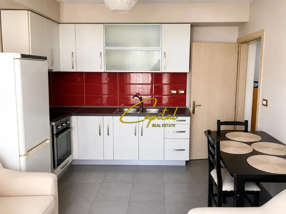 APARTAMENT ME QIRA 1+1 SHKOLLA E BASHKUAR 45.000 LEKE