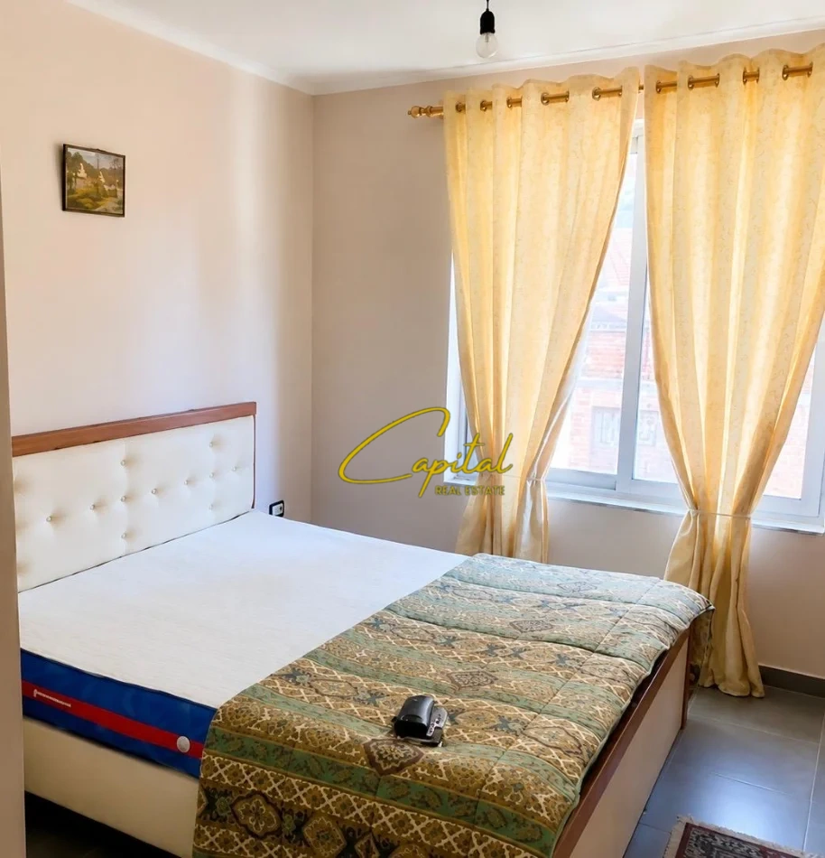 APARTAMENT ME QIRA 1+1 SHKOLLA E BASHKUAR 45.000 LEKE