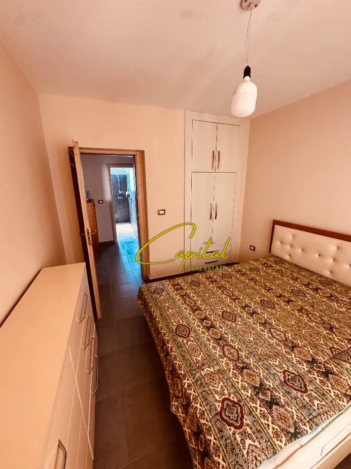 APARTAMENT ME QIRA 1+1 SHKOLLA E BASHKUAR 45.000 LEKE