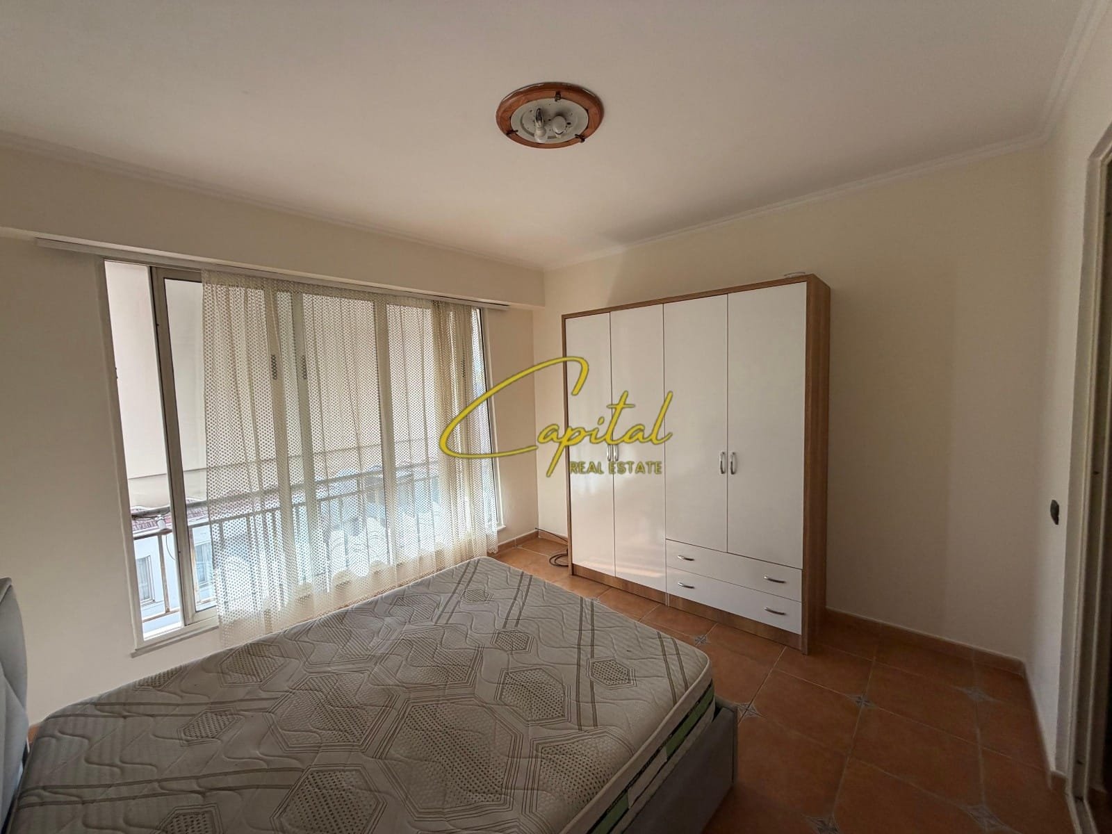 APARTAMENT ME QIRA 1+1 RRUGA E BARRIKADAVE 40.000 LEKE