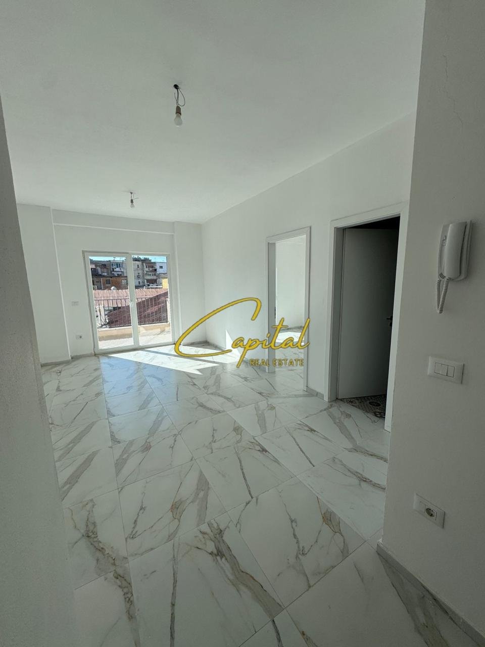 ZYRE ME QIRA 60 M2 KOMPLEKSI AURA 45.000 LEKE