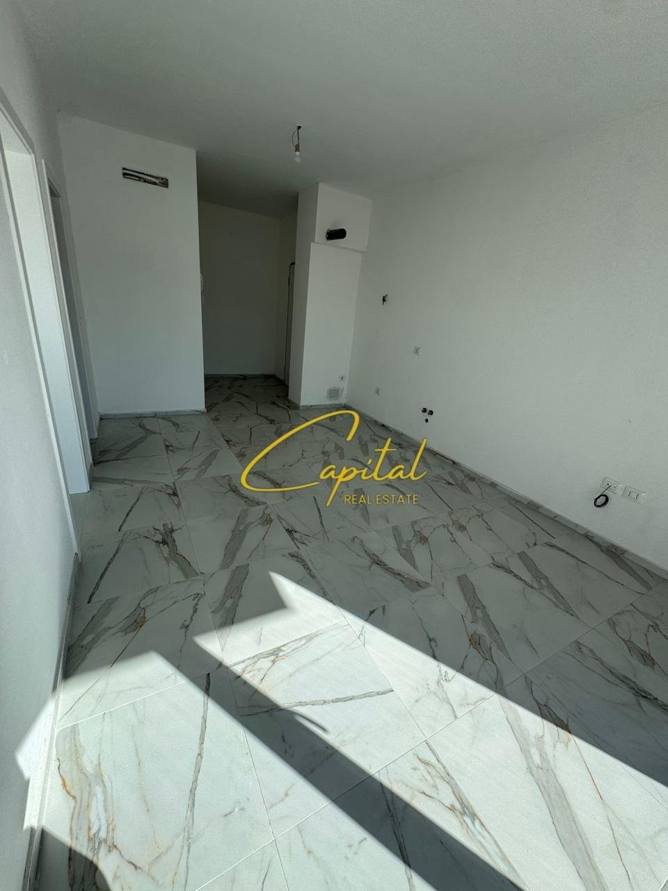 ZYRE ME QIRA 60 M2 KOMPLEKSI AURA 45.000 LEKE