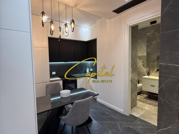 APARTAMENT ME QIRA 1+1 KOMPLEKSI DELIJORGJI 120.000 LEKE
