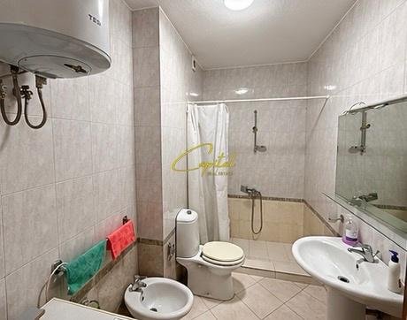 AMBIENT BIZNESI ME QIRA 75 M2 RUGA E KOSOVAREVE 60.000 LEKE