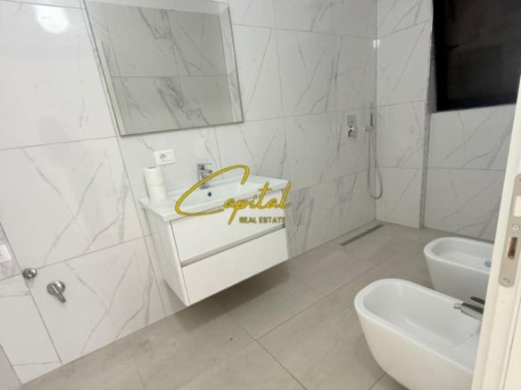 ZYRE ME QIRA 120 M2 SELVIA 80.000 LEKE