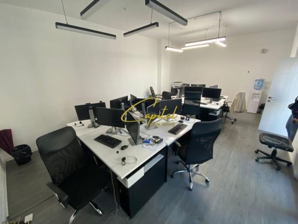 AMBIENT BIZNESI ME QIRA 133 M2 KOMPLEKSI SQUARE 21 95.000 LEKE
