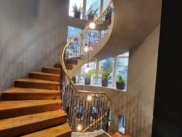 AMBIENT BIZNESI ME QIRA 900 M2 ISH BLLOKU 1.500.000 LEKE