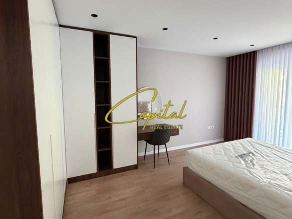 APARTAMENT ME QIRA 1+1 RRUGA E DIBRES 90.000 LEKE