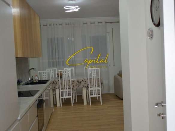 APARTAMENT ME QIRA 2+1 PAZARI I RI 90.000 LEKE
