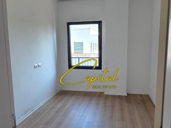 ZYRE ME QIRA 107 M2 RRUGA E BARRIKADAVE 120.000 LEKE