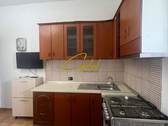 APARTAMENT ME QIRA 1+1 ISH STACIONI TRENIT 40.000 LEKE