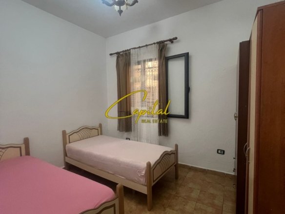 APARTAMENT ME QIRA 1+1 ISH STACIONI TRENIT 40.000 LEKE