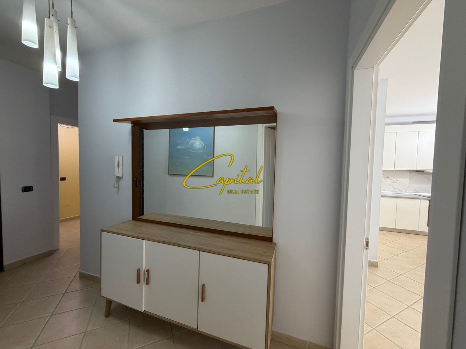 APARTAMENT ME QIRA 2+1 QENDER 1000 EURO