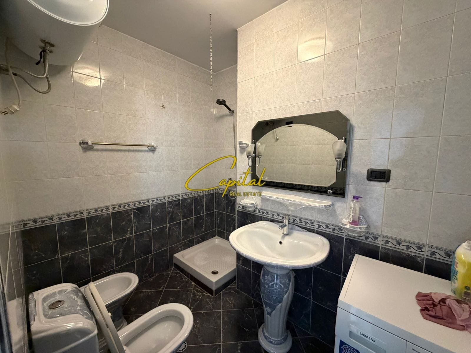 APARTAMENT ME QIRA 2+1 QENDER 1000 EURO