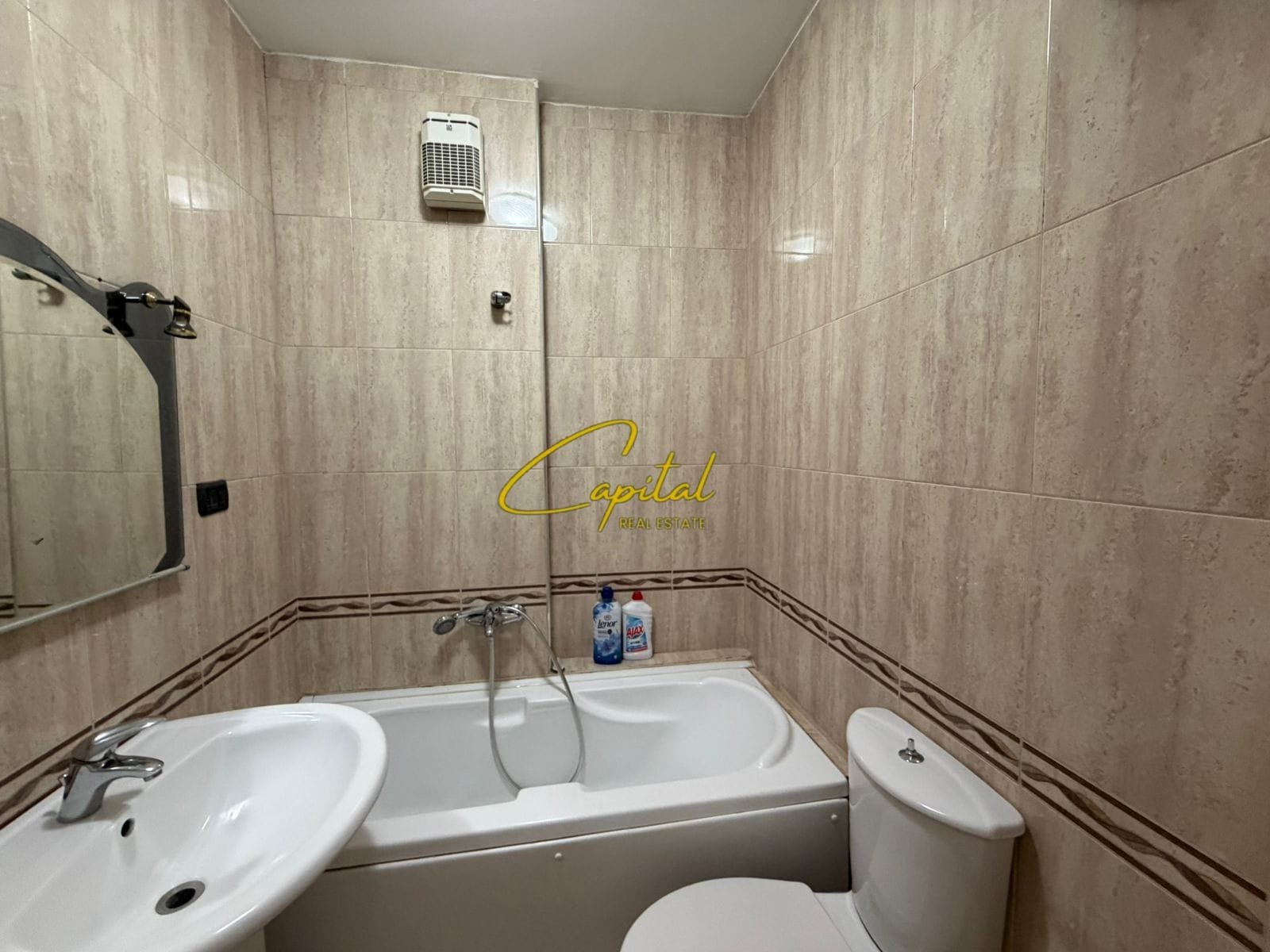 APARTAMENT ME QIRA 2+1 QENDER 1000 EURO