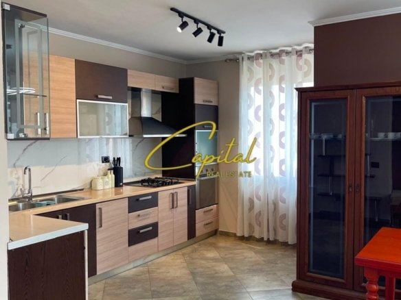 APARTAMENT ME QIRA 2+1 ALI DEMI 80.000 LEKE