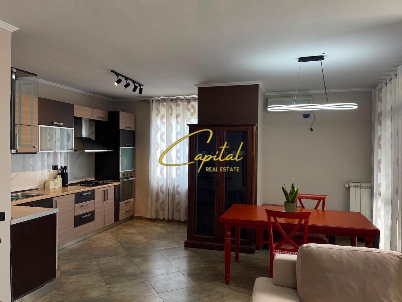 APARTAMENT ME QIRA 2+1 ALI DEMI 80.000 LEKE