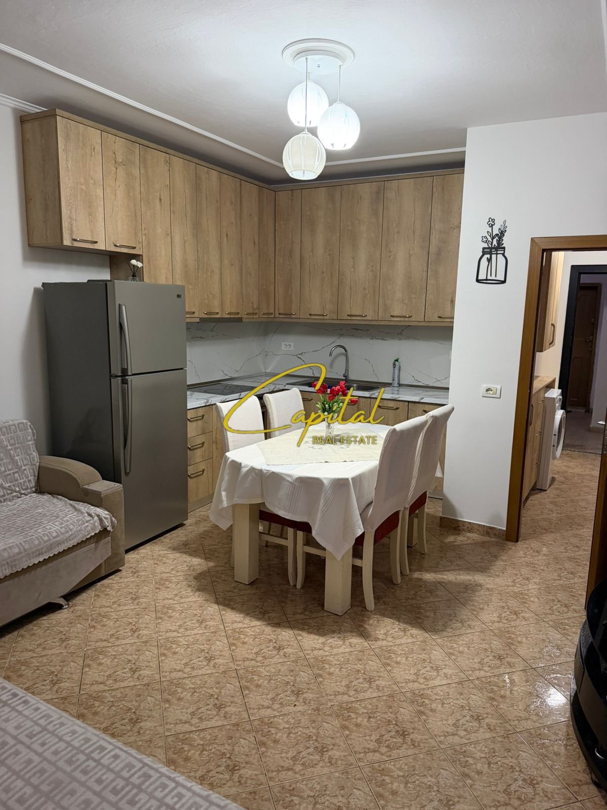AAPARTAMENT ME QIRA 3+1 RRUGA E DIBRES 65.000 LEKE