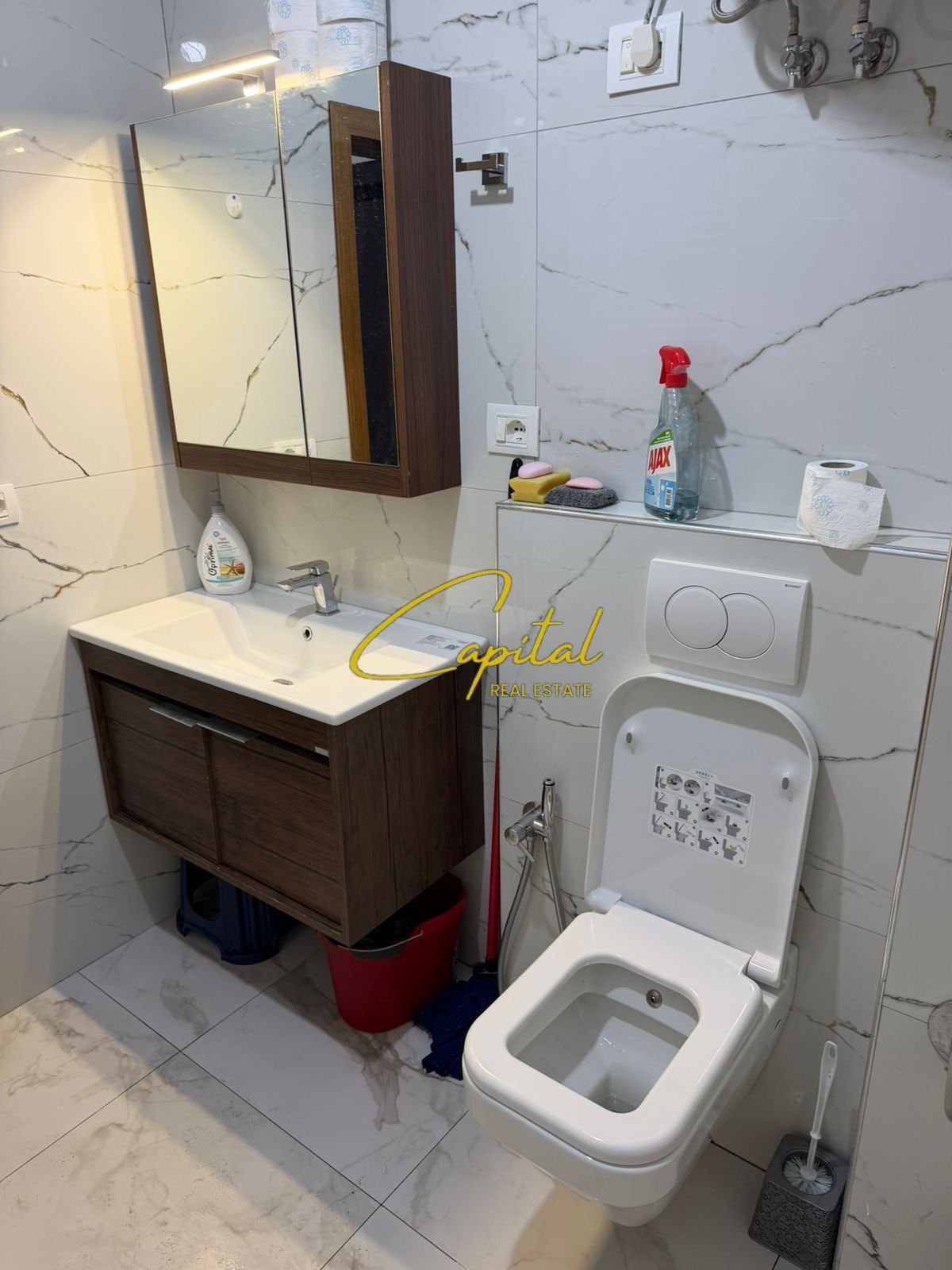 AAPARTAMENT ME QIRA 3+1 RRUGA E DIBRES 65.000 LEKE