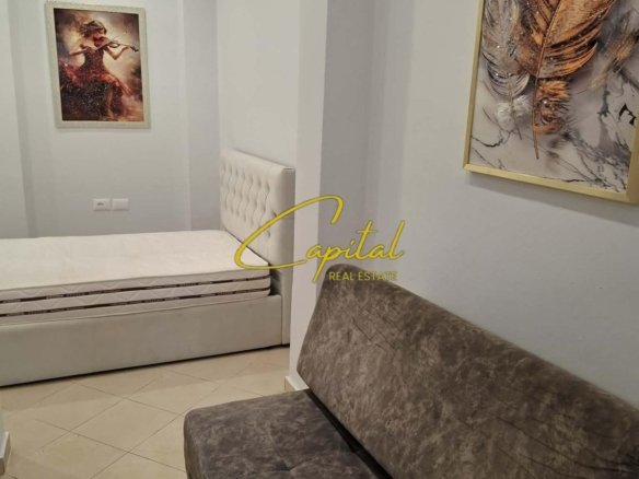 APARTAMENT ME QIRA 1+1 KINOSTUDIO 35.000 LEKE