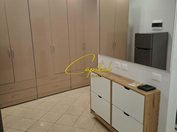 APARTAMENT ME QIRA 1+1 KINOSTUDIO 35.000 LEKE