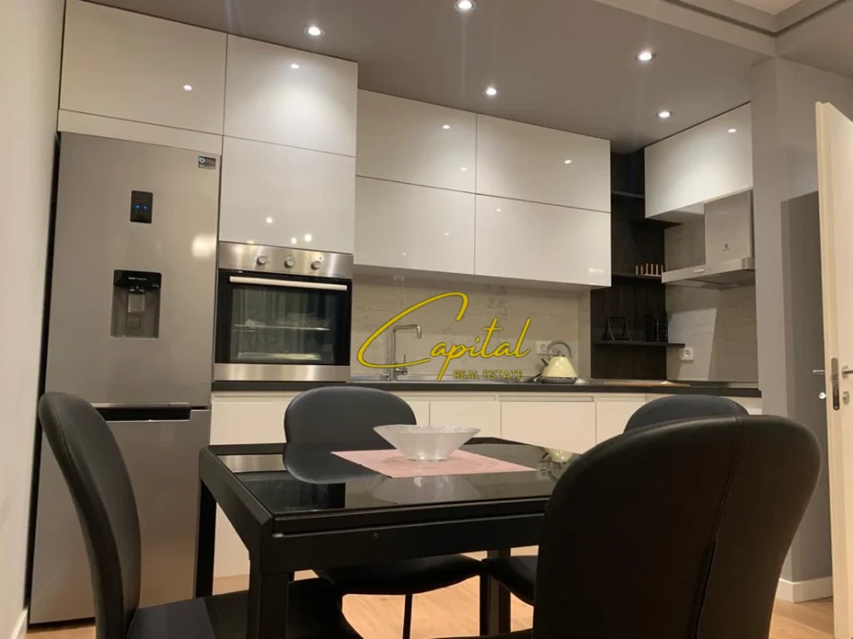 APARTAMENT ME QIRA 2+1 21 DHJETORI 75.000 LEKE