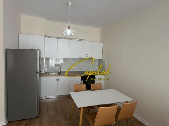 APARTAMENT ME QIRA 1+1 5 MAJI 50.000 LEKE