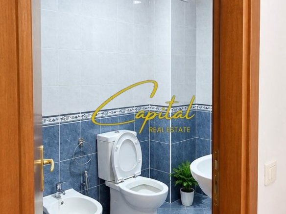 APARTAMENT ME QIRA 2+1 KOMUNA E PARISIT 800 EURO